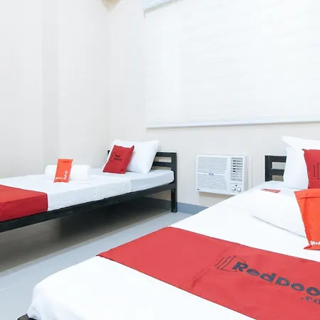 Reddoorz Plus @ Torre De Manuel Residences 1