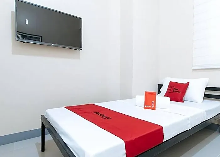 Reddoorz @ Torre De Manuel Residences 1 호텔 3*