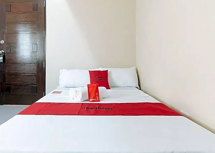 Reddoorz @ Torre De Manuel Residences 1 3*