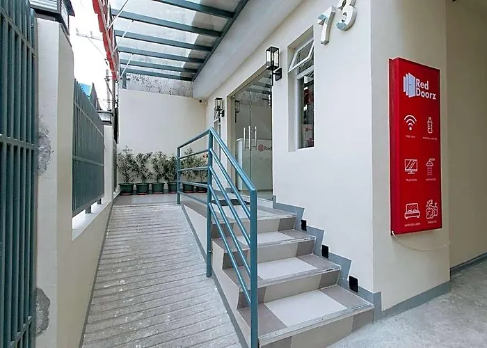 Reddoorz @ Torre De Manuel Residences 1 호텔 마닐라