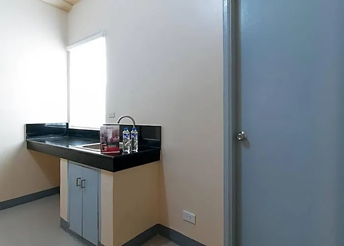 호텔 Reddoorz @ Torre De Manuel Residences 1 마닐라