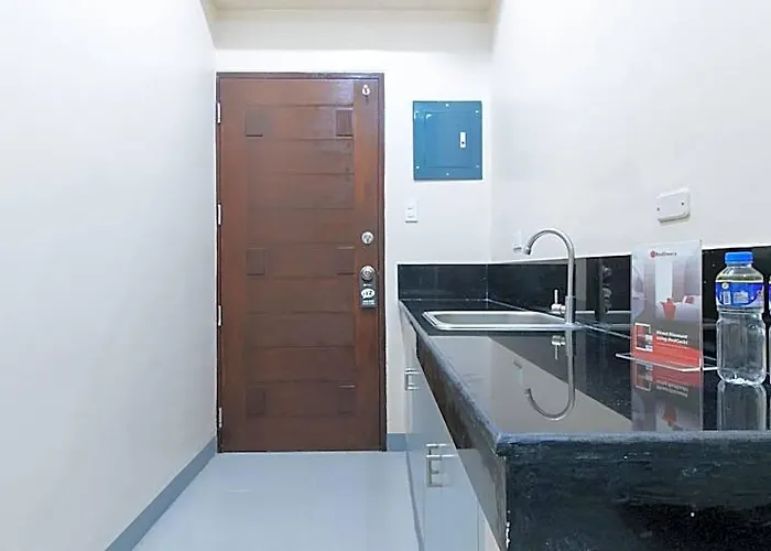 Reddoorz @ Torre De Manuel Residences 1 마닐라