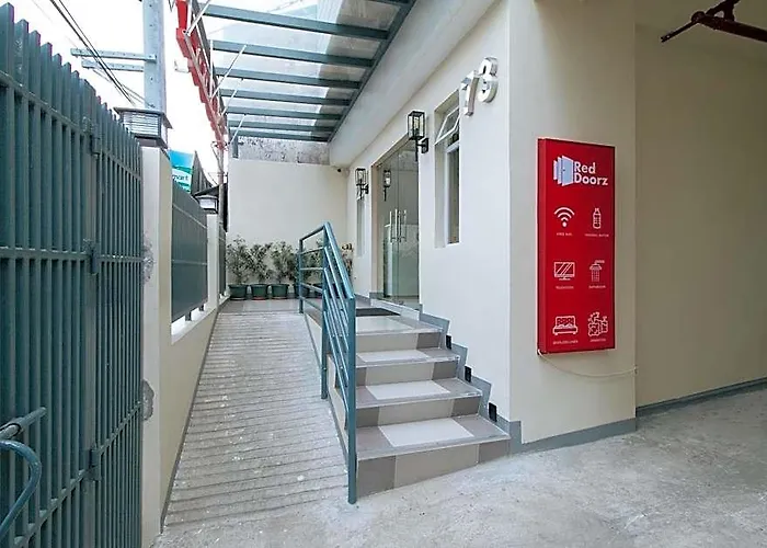 Reddoorz @ Torre De Manuel Residences 1 호텔 마닐라