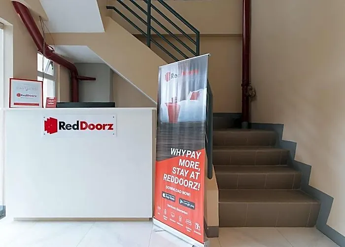 Reddoorz @ Torre De Manuel Residences 1 호텔 3*