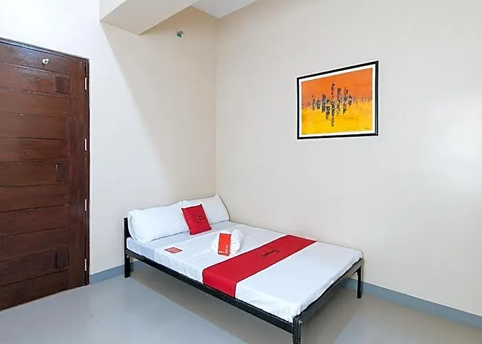 Reddoorz @ Torre De Manuel Residences 1 호텔 3*