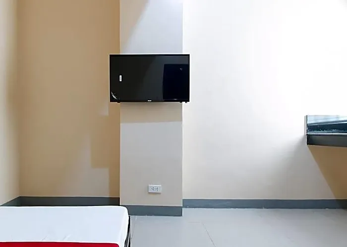 Reddoorz @ Torre De Manuel Residences 1